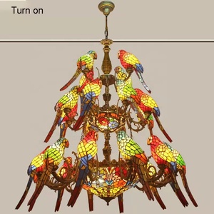 Lustres suspendus Tiffany en verre teinté à trois niveaux, faits à la main, à intensité variable, avec des oiseaux perroquets rouges, lampes pour la maison, le bureau, style vintage - Product Image 1