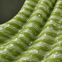 Nouveau tissu en maille brodé de sequins rayés bicolores vert lime brillant, vente en gros pour robes, costumes de scène et décorations d'événements