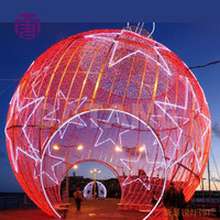 Arche de boules de Noël LED en métal personnalisée IP65, certifiée CE ROHS, durée de vie de 50 000 heures pour décorations de fêtes intérieures/extérieures