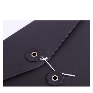 الجملة مخصص المعاد تدويرها المغلف A4 A5 C5 أسود ورقة مغلفات مع زر وسلسلة الذهب احباط الشعار - Product Image 2