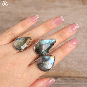 Flash <strong>Labradorite</strong> Silver <strong>Ring</strong> , Freeform Drop Shape Band , Fashion Gift - Product Image 2