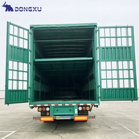 Remorque de transport de volailles électrique à 3 niveaux avec toit pliant, rideaux latéraux et structure en alliage d'aluminium – Semi-remorque pour le transport de bétail