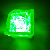 LED-Eiswürfel Blinkende Induktions-Leuchtende Eiswürfel aus Acryl Bunte Leuchtende Romantische Wein-Glas-Dekorationen für Halloween-Partys