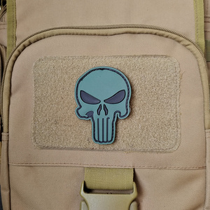 Punisher Skull 3D PVC cao su huy hiệu lõm lồi vui vá với móc có thể được tùy chỉnh trong kho - Product Image 6