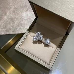 Bague en argent pur S925, nouveau style chinois, brodée en trois dimensions, avec un motif de fleur en boule brossée bleue, design unique pour femmes - Product Image 5