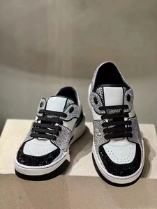 Nuevas zapatillas de skate de lujo, personalizadas, de alta gama, acolchadas, antiolor, con cordones, para caminar - modernas y a la moda - Product Image 5