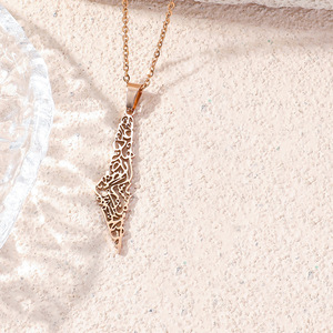 Classique à la mode Israël et Palestine <span class=keywords><strong>carte</strong></span> Palestine collier 18K plaqué or bijoux islamique Script <span class=keywords><strong>montagnes</strong></span> pendentif collier - Product Image 3