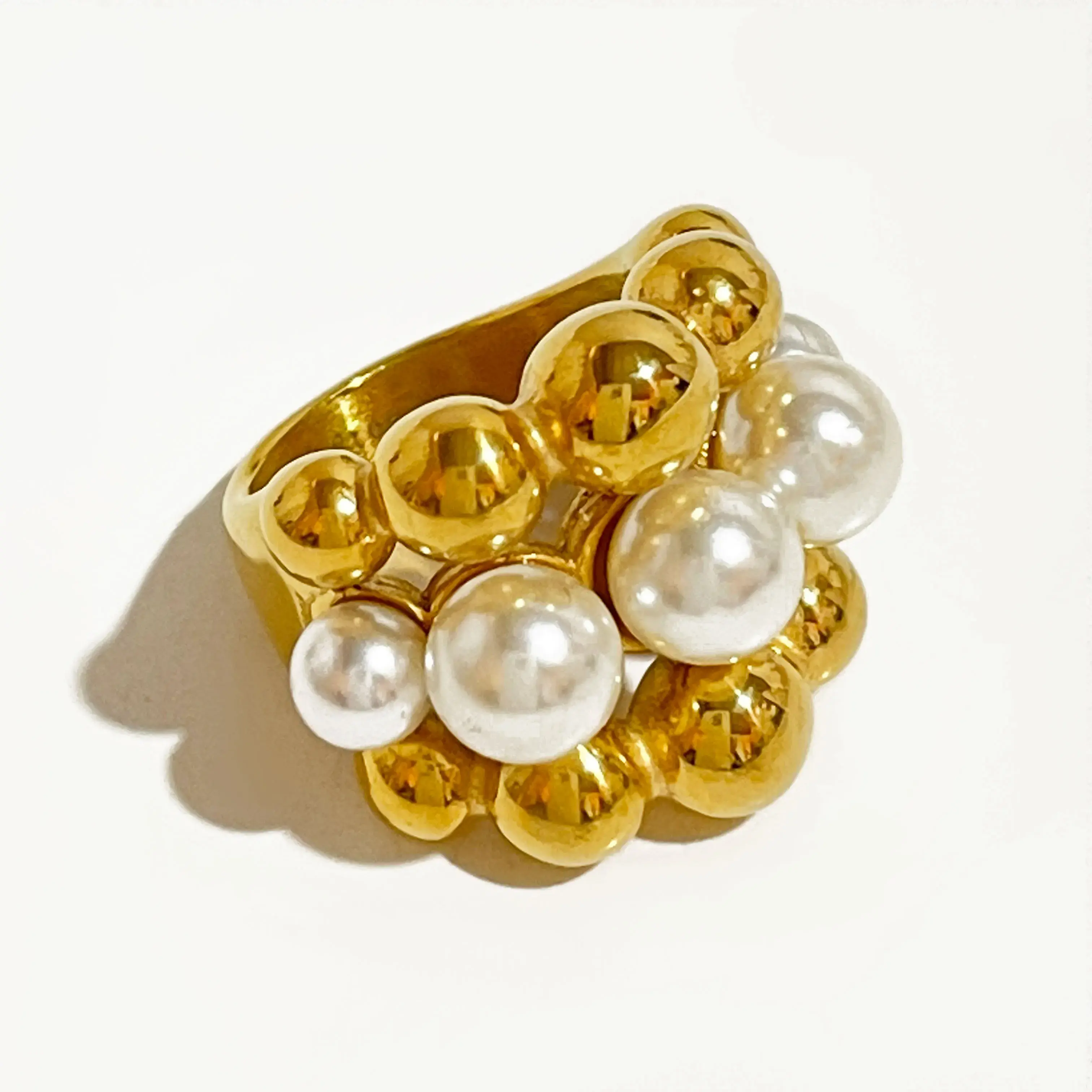 Anel de aço inoxidável robusto banhado a ouro com pérolas falsas para mulheres, anel grande e pesado, joia hipérbole, anel robusto