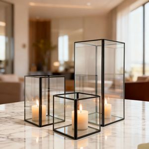 Ensemble de 3 lanternes de table décoratives <span class=keywords><strong>en</strong></span> métal avec cadre <span class=keywords><strong>en</strong></span> fer et couvercle <span class=keywords><strong>en</strong></span> <span class=keywords><strong>verre</strong></span>, forme géométrique rectangulaire, coupe-vent - Product Image 1