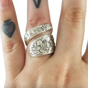 Anello Floreale in Argento H286, Gioiello Vintage Unisex per Uso Quotidiano, Regalo di Moda - Product Image 2