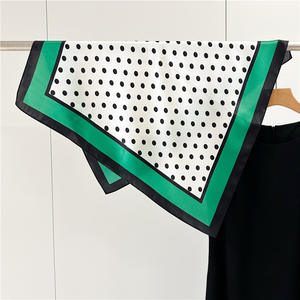 Foulard en <span class=keywords><strong>soie</strong></span> léger 70x70 Plusieurs couleurs Cadeau toutes saisons - Product Image 4