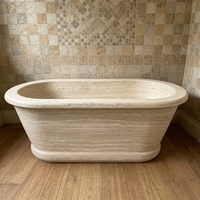 Baignoire en pierre naturelle beige, baignoire en travertin poli, baignoire en pierre de travertin, décoration de salle de bain moderne et luxueuse