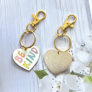 Tùy chỉnh logo của bạn Thư Vàng mạ kim loại Keychain Tùy chỉnh hình trái tim màu trắng màu hồng màu Kẽm hợp kim móc khóa - Product Image 2