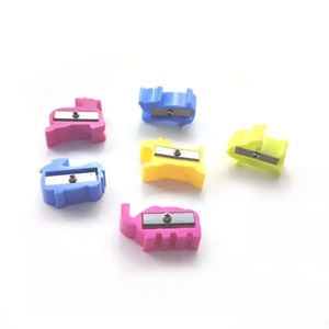 Sacapuntas de un Solo Orificio con Diseño de Animales de Dibujos Animados, Sacapuntas Kawaii, Sacapuntas Manuales de Papelería - Product Image 1