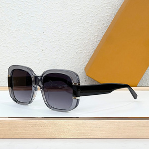 Gafas de sol cuadradas con lentes grises degradados, protección UV400, estilo urbano unisex Z2968E - Product Image 2