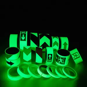 100m Strong Safety Grip Tape Home Decor PET fluorescente Night Rold autoadesivo Glow In The Dark nastro luminoso