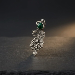 จี้เงินแท้ 925 รูปมังกร ประดับพลอยสีเขียวทรงเหลี่ยมเจียระไนแบบ Emerald Cut ผิวขัดเงา ป้องกันการแพ้ เหมาะสำหรับผู้ชาย พร้อมจี้รูปดอกกุหลาบ - Product Image 3