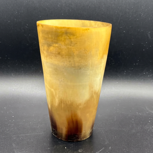 Gobelet à boire en corne de buffle, verre en corne, thème animalier, forme naturelle, poli à la main, artisanat écologique, Uttar Pradesh, REHMAN CRAFT - Product Image 1