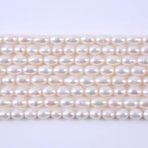 ลูกปัดน้ำจืดธรรมชาติแบบข้าวสาร ขนาด 5-6 มม. สีขาว สำหรับงาน DIY เครื่องประดับ  ขายส่งจากจูจี้ - Product Image 2