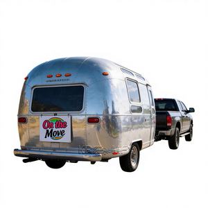 Remorque alimentaire mobile de type boutique, avec cuisine équipée au design moderne, homologuée DOT CE VIN, pour la vente au détail et la restauration rapide en extérieur, en fibre de verre et aluminium - Product Image 1