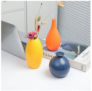 Vase en céramique bleu dépoli au four, décoration d'intérieur, vase blanc uni brûlé, ensemble de trois pièces pour insertion de fleurs - Product Image 6