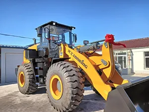 Chargeuse sur pneus jaune 5 tonnes Lonking CDM853H avec brise-roche hydraulique diesel, balayeuse et grappin à bois pour l'exploitation minière - Product Image 1