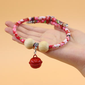 <span class=keywords><strong>Collar</strong></span> para Mascotas con Campana, <span class=keywords><strong>Collar</strong></span> para Gatos de Madera de Alcanfor, <span class=keywords><strong>Antipulgas</strong></span>, Antiescaras, Ajustable, Accesorios para Perros y Gatos - Product Image 1