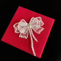 Décorations en dentelle brodée, autocollants lavables en forme de fleurs de perles, adaptés aux étiquettes de vêtements, sacs et autres accessoires.