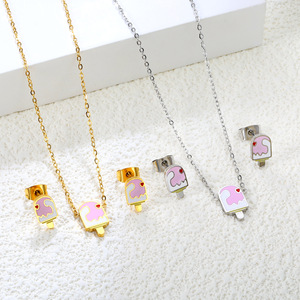 Nouvel Arrivage : Ensemble de Bijoux Plaqué Or Personnalisé, Motif Dessin Animé Sucette Glacée Cerise, en Acier Inoxydable Émaillé, Boucles d'Oreilles et Collier pour Enfants - Product Image 4