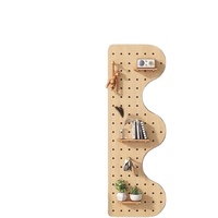 Étagère murale QM moderne en panneau perforé irrégulier, organisateur en bois blanc, accessoires minimalistes pour la décoration intérieure, entrée, chambre