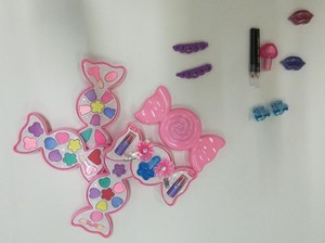<span class=keywords><strong>Set</strong></span> Trucco Rosa da Principessa per Bambine, Kit Cosmetico da Viaggio in Plastica Non Tossica, Giocattolo di Bellezza Sicuro per il Gioco di Imitazione Prescolare - Product Image 4