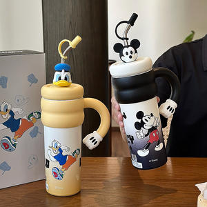 แก้วน้ำดิสนีย์ เดซี่ดั๊ก 500 มล. พร้อมหูจับและหลอดดูด ขวดน้ำสำหรับเด็กนักเรียน ใช้ในโรงเรียนและสำนักงาน - Product Image 3