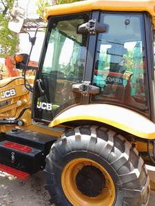 Chargeuse-pelleteuse d'occasion CAT 428F sur roues, moteur, pompe, boîte de vitesses en bon état, prix compétitif - Product Image 3