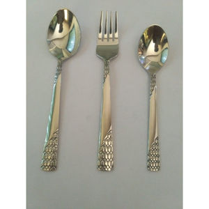 Ensemble de couverts élégants en acier inoxydable comprenant cuillère, fourchette et cuillère à café avec poignées texturées décoratives, prix de gros - Product Image 3