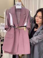 Costume deux pièces décontracté haut de gamme pour femme, style été 2025, veste et short, vente en gros personnalisée