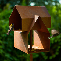 Mangeoire à oiseaux JH-Mech personnalisée, grande capacité de graines, imperméable, toit triangulaire à deux niveaux, en acier Corten, sur un support