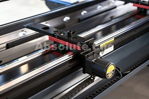 Prensa Plegadora CNC Totalmente Automática, Máquina Hidráulica para Doblar Chapa Metálica, Prensa Plegadora para Trabajar Metales, Solución de Control Sincronizado de 8 Ejes - Product Image 5