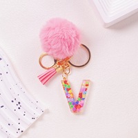 Porte-clés en résine scintillante rose avec pompon, style lettre alphabet, écologique et durable, vente en gros
