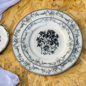 Ensemble d'assiettes en céramique à motifs floraux, assiettes rondes pour dîner, style vintage européen classique, cadeaux d'affaires, noir et blanc - Product Image 5