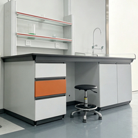 Meuble de laboratoire : Table d'appoint non entièrement fermée pour plateforme expérimentale avec compartiments ouverts et rangement à portes partielles