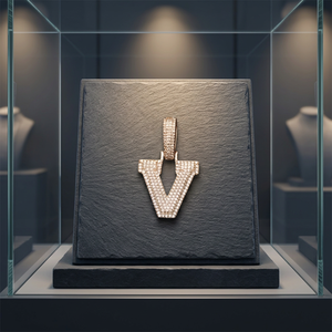 Pendentif lettre V en moissanite, argent 925 plaqué or 18 carats, plaqué rhodium, micro-pavé, style hip-hop, unisexe, pour tous les jours - Product Image 1