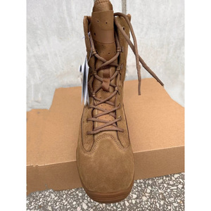 รองเท้าบูทคอมแบทผู้ชาย หนังสีน้ำตาล กันน้ำ ทนต่อการเจาะทะลุ เหมาะสำหรับการฝึกในทะเลทราย พื้นรองเท้าด้านนอกทำจากยาง พื้นเตี้ย - Product Image 3