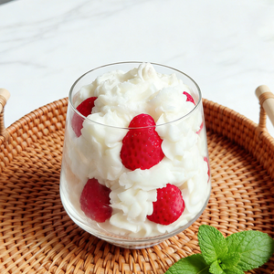 Vela Aromática de Lujo con Forma de Fresa, Creativa y Novedosa, Aromaterapia de Postre para Decoración del Hogar, Regalos de Boda y Festivos - Product Image 1