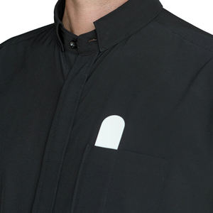 <span class=keywords><strong>Camicia</strong></span> Clericale da Uomo Personalizzata con <span class=keywords><strong>Colletto</strong></span> <span class=keywords><strong>Staccabile</strong></span>, Manica Corta in Cotone Nero con Tasca - Product Image 3
