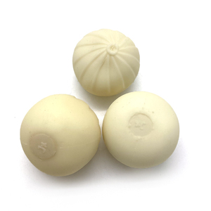 Dumpling anti-stress souple en forme de boulette blanche de 5 cm, à presser, avec garniture en poudre, pour soulager l'anxiété au bureau, cadeau pour enfants et adultes - Product Image 3