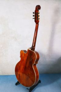 Guitarra eléctrica Yunzhi hecha a mano estilo violín <span class=keywords><strong>jazz</strong></span>, archtop de cuerpo hueco, arce flameado, para actuaciones, con cutaway de estilo antiguo - Product Image 5