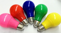 Vente en gros d'ampoules LED A19 A60 CMS multicolore économie d'énergie décoration de Noël corps en aluminium avec culot E27 5W éclairage de vacances