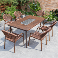Luxuriöser Holzmaserung-Metall-Stahl Multifunktionaler Outdoor-Esstisch und Stuhl für Hotel Villa Terrasse Hinterhof