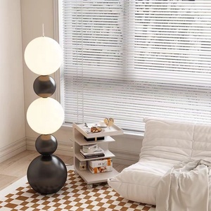 Lampe de table design moderne italienne LED E27 en métal pour salon, chambre, bureau - Lampe sur pied décorative minimaliste pour créer une ambiance - Product Image 3