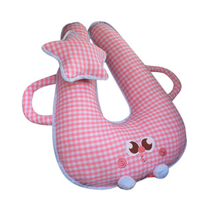 Oreiller de cou <span class=keywords><strong>anti</strong></span>-col en forme de dessin animé personnalisable à grands yeux, pour siège arrière de voiture, avec broderie et rembourrage en coton PP - Product Image 1